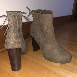 Super Cute & Comfy Olive Ankle Booties!